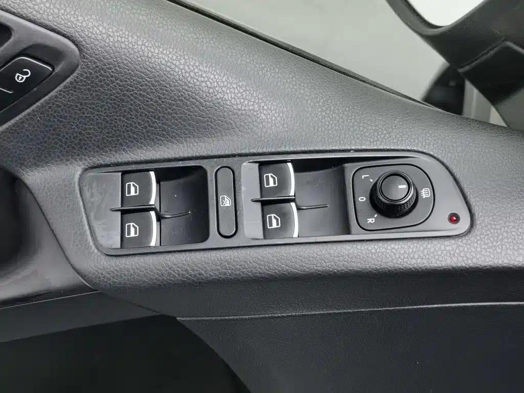 Tiguan 2016 280TSI Automatic 2WD Silk Road Comfort Edition — миниатюра 9