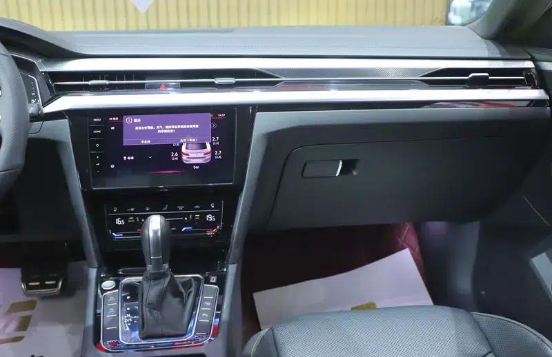 Volkswagen CC 2025 380TSI - Eye-Catching Edition — миниатюра 14