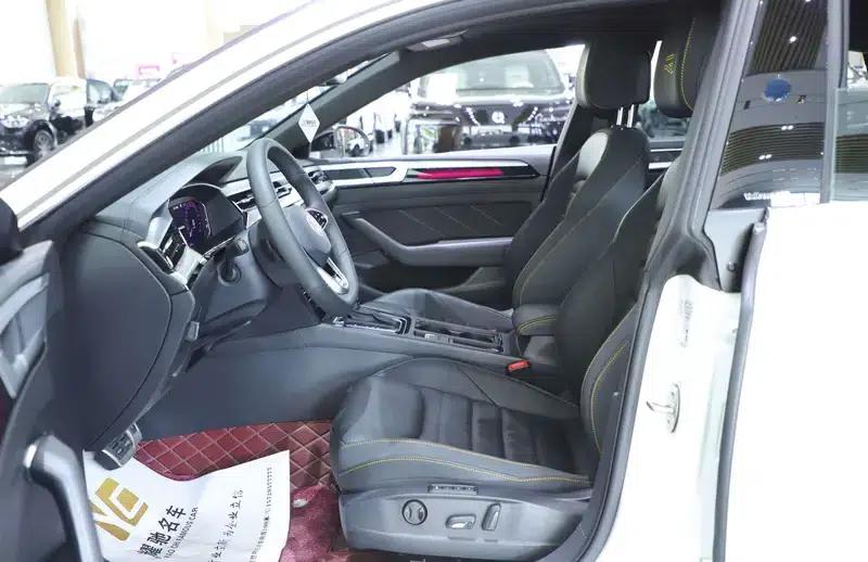 Volkswagen CC 2025 380TSI - Eye-Catching Edition — миниатюра 17