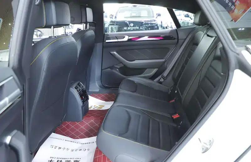 Volkswagen CC 2025 380TSI - Eye-Catching Edition — миниатюра 18