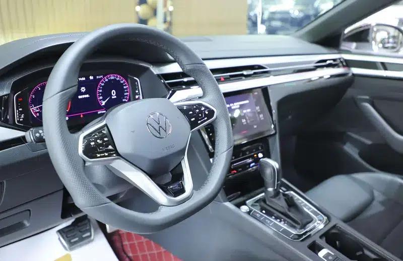 Volkswagen CC 2025 380TSI - Eye-Catching Edition — миниатюра 10