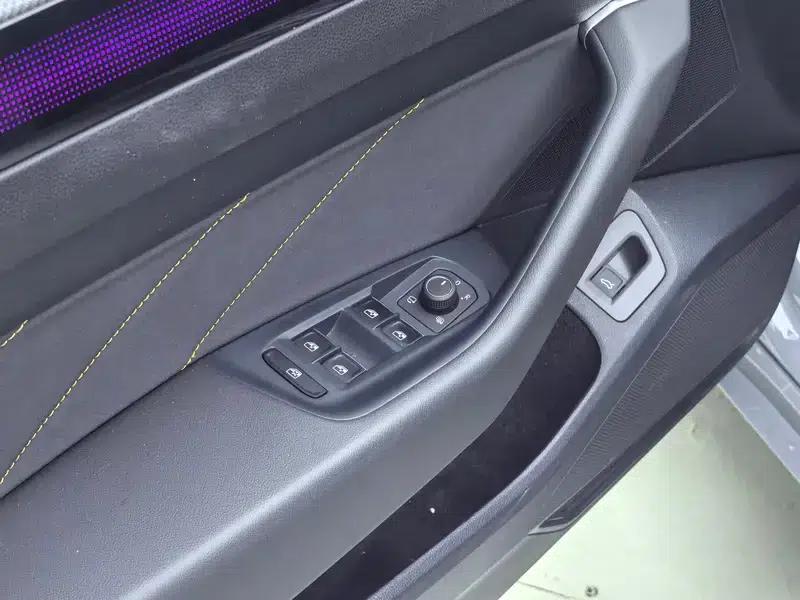 Volkswagen CC 2024 380TSI - Eye-Catching Edition — миниатюра 27