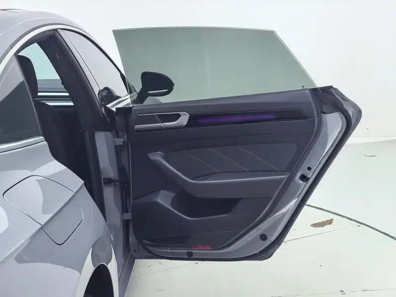 Volkswagen CC 2024 380TSI - Eye-Catching Edition — миниатюра 28