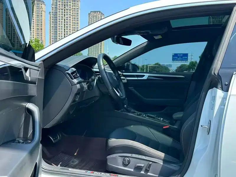 Volkswagen CC 2024 380TSI Striking Edition — миниатюра 12