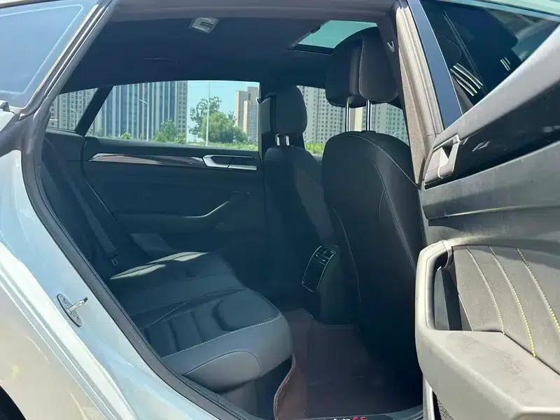 Volkswagen CC 2024 380TSI Striking Edition — миниатюра 15