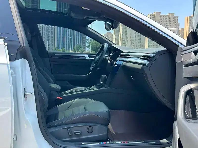 Volkswagen CC 2024 380TSI Striking Edition — миниатюра 16