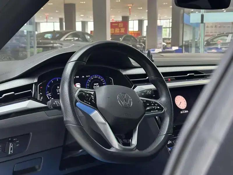 Volkswagen CC 2023 380TSI Striking Edition — миниатюра 11