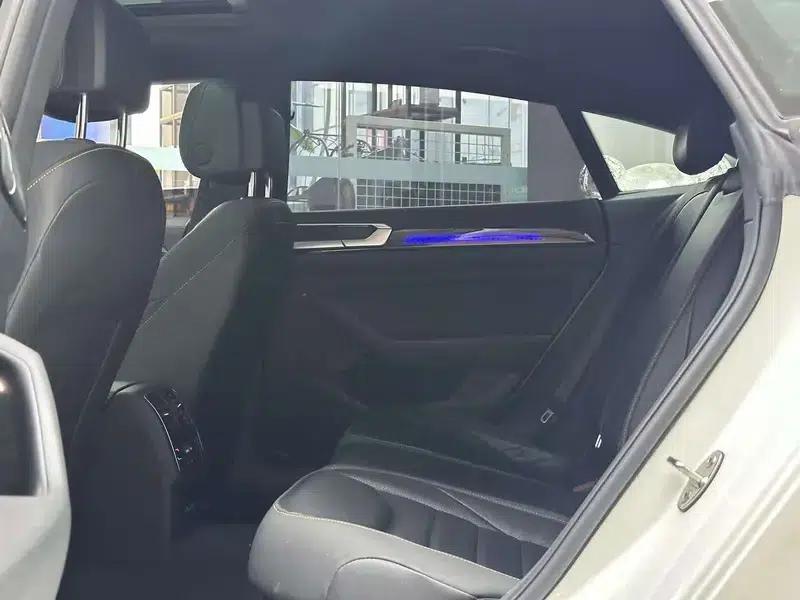 Volkswagen CC 2023 380TSI Striking Edition — миниатюра 14
