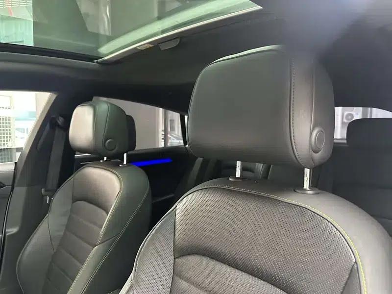 Volkswagen CC 2023 380TSI Striking Edition — миниатюра 15