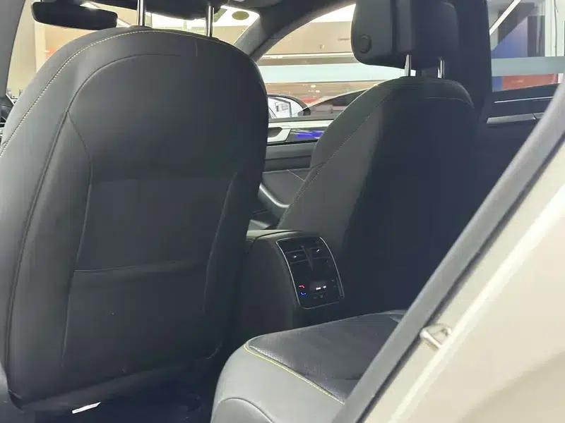 Volkswagen CC 2023 380TSI Striking Edition — миниатюра 17