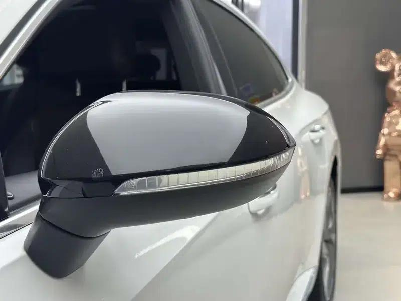 Volkswagen CC 2023 380TSI Striking Edition — миниатюра 8