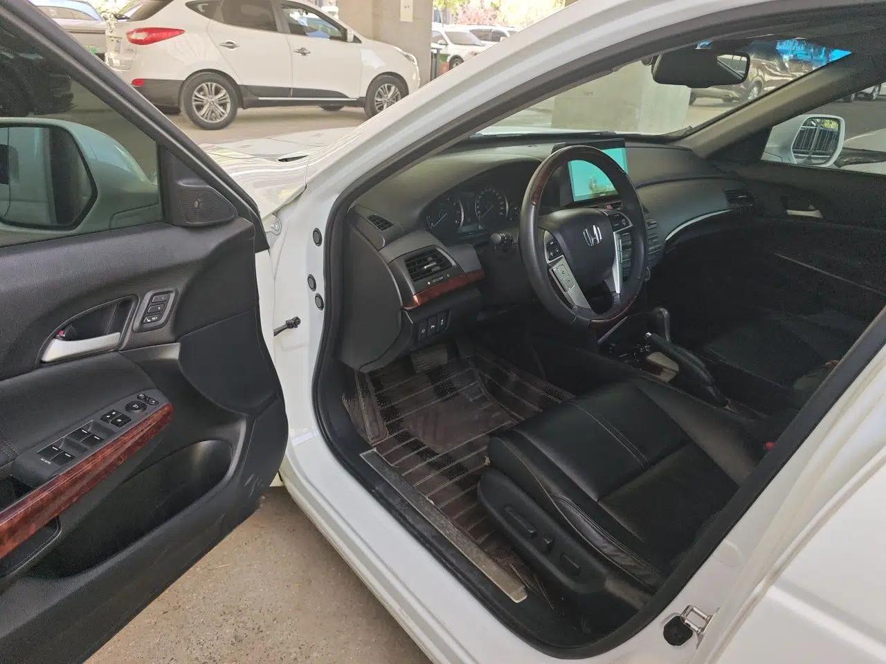 Honda Crosstour 2011 3.5L Prestige Edition — миниатюра 16