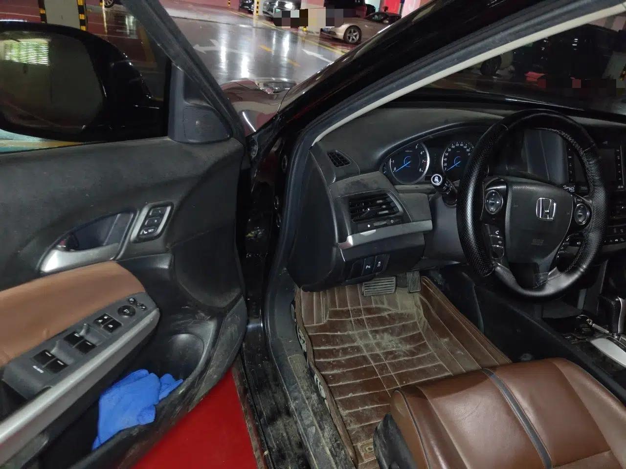Honda Crosstour 2014 3.0L AWD Prestige Navigation Edition — миниатюра 16