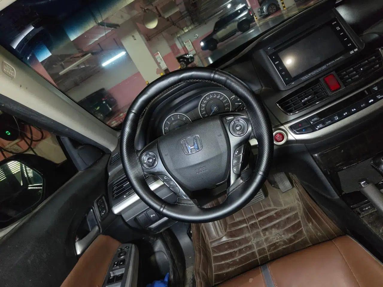 Honda Crosstour 2014 3.0L AWD Prestige Navigation Edition — миниатюра 10