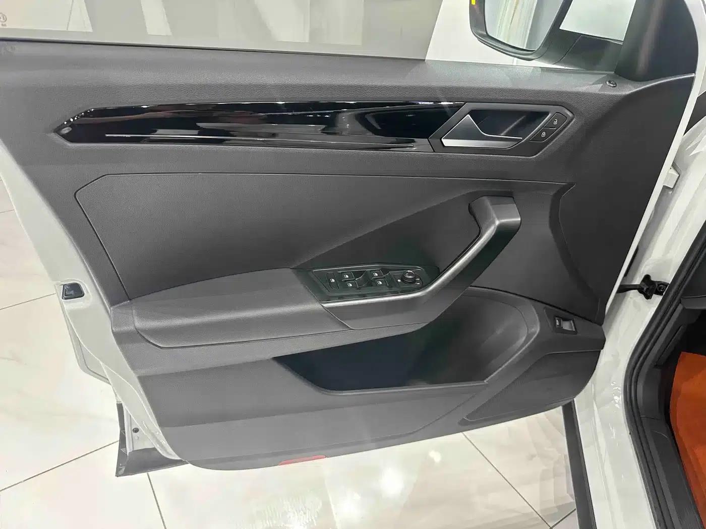 T-ROC 2022 280TSI DSG 2WD Comfort Plus — миниатюра 8