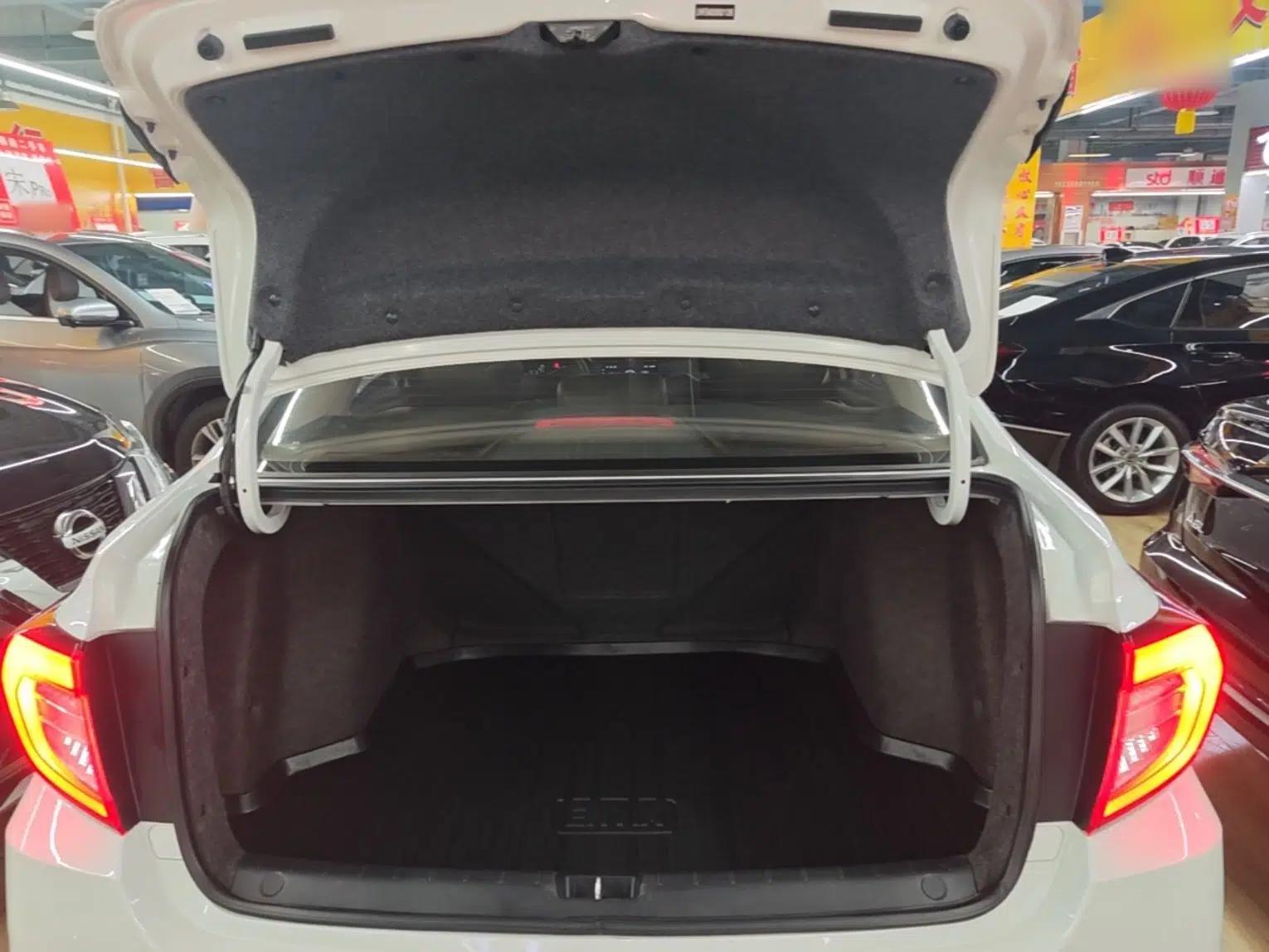 Honda Envix 2019 180TURBO CVT Enjoyment Edition China V — миниатюра 22
