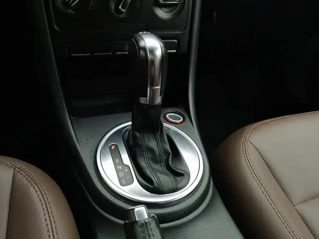 2013 Volkswagen Beetle 1.4TSI Fashion Edition — миниатюра 13