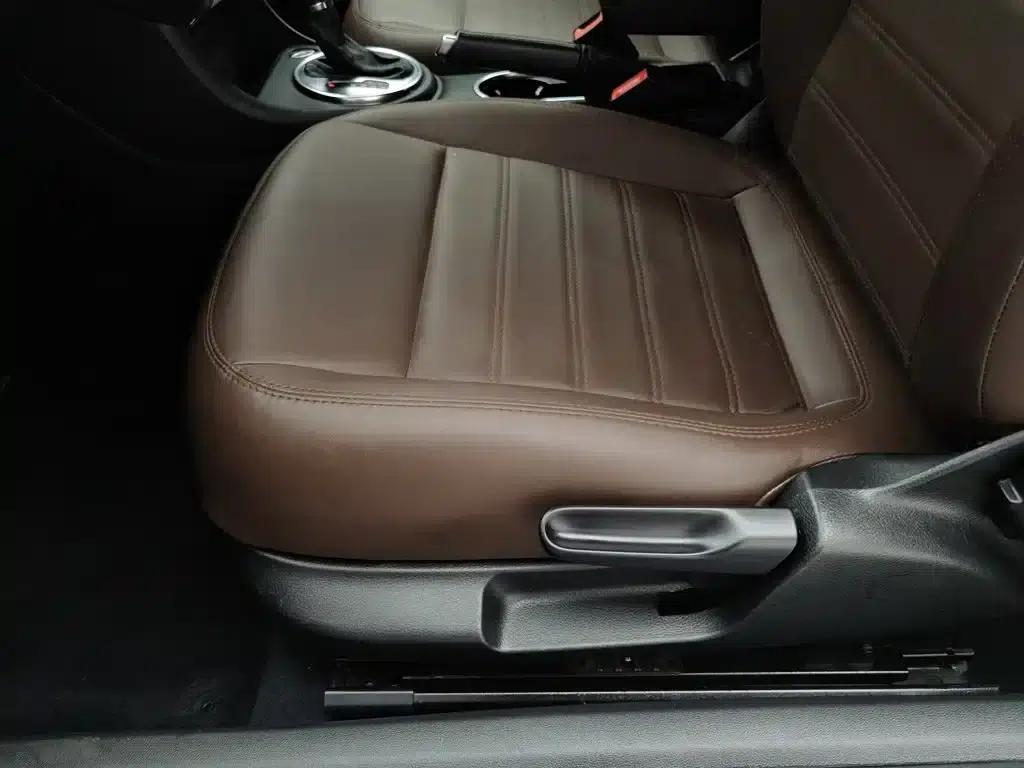 2013 Volkswagen Beetle 1.4TSI Fashion Edition — миниатюра 20