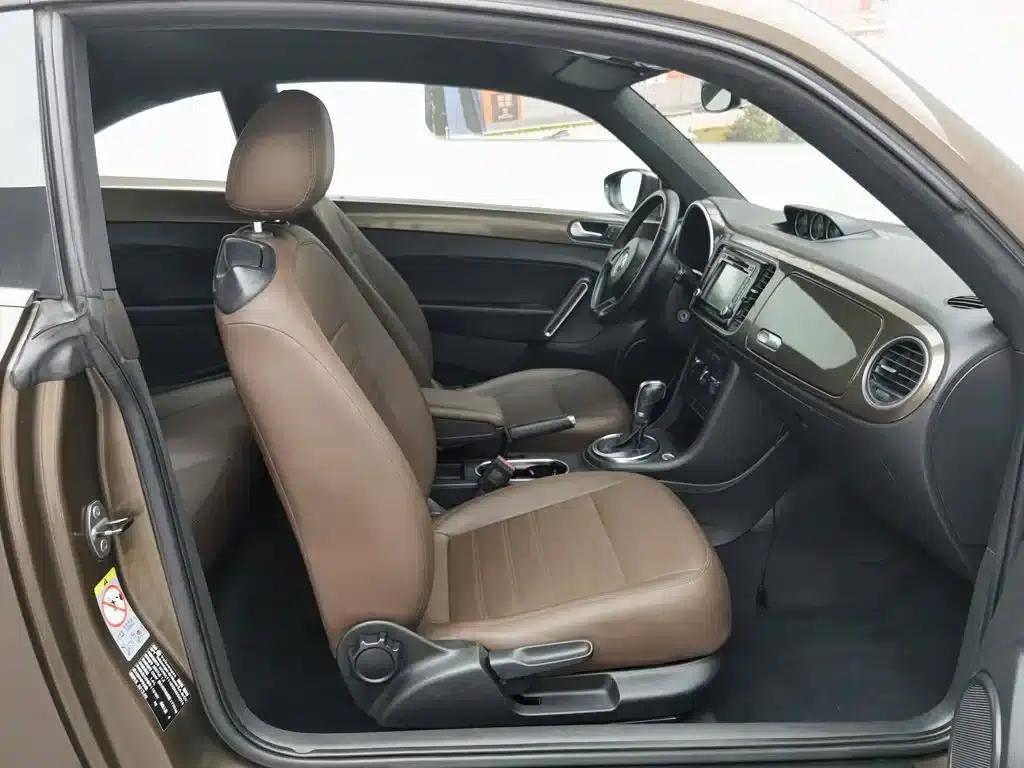 2013 Volkswagen Beetle 1.4TSI Fashion Edition — миниатюра 23