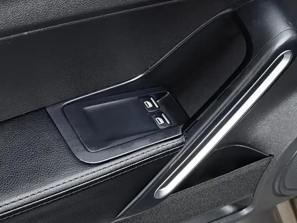 2013 Volkswagen Beetle 1.4TSI Fashion Edition — миниатюра 9