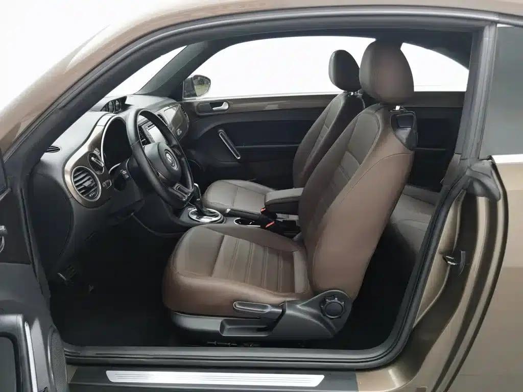 2013 Volkswagen Beetle 1.4TSI Fashion Edition — миниатюра 10