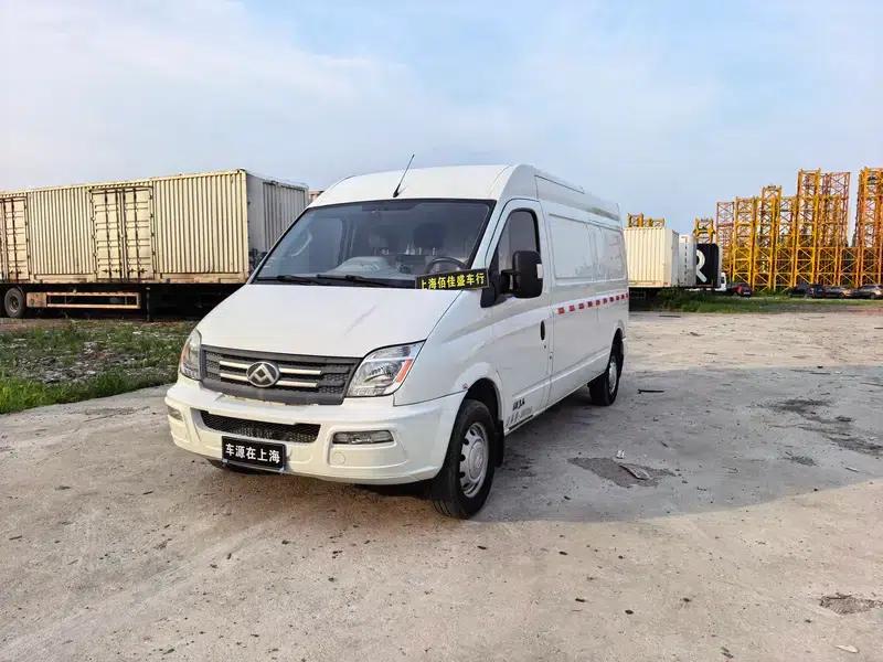 Xintu V80 2021 2.0T Classic City Delivery King, 6-speed Manual Long Wheelbase, Mid-Roof, 3-Seater — миниатюра 1