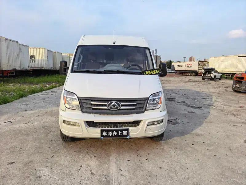 Xintu V80 2021 2.0T Classic City Delivery King, 6-speed Manual Long Wheelbase, Mid-Roof, 3-Seater — миниатюра 2