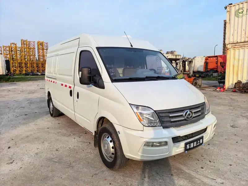 Xintu V80 2021 2.0T Classic City Delivery King, 6-speed Manual Long Wheelbase, Mid-Roof, 3-Seater — миниатюра 3