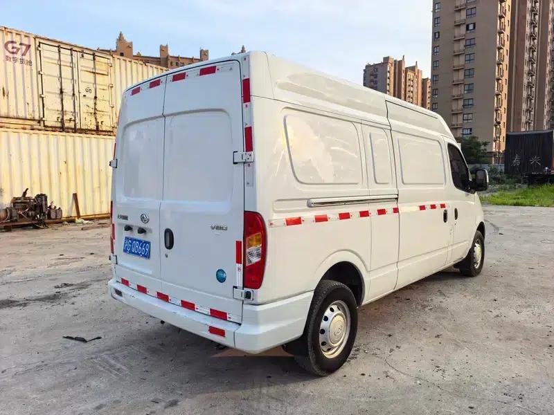 Xintu V80 2021 2.0T Classic City Delivery King, 6-speed Manual Long Wheelbase, Mid-Roof, 3-Seater — миниатюра 6