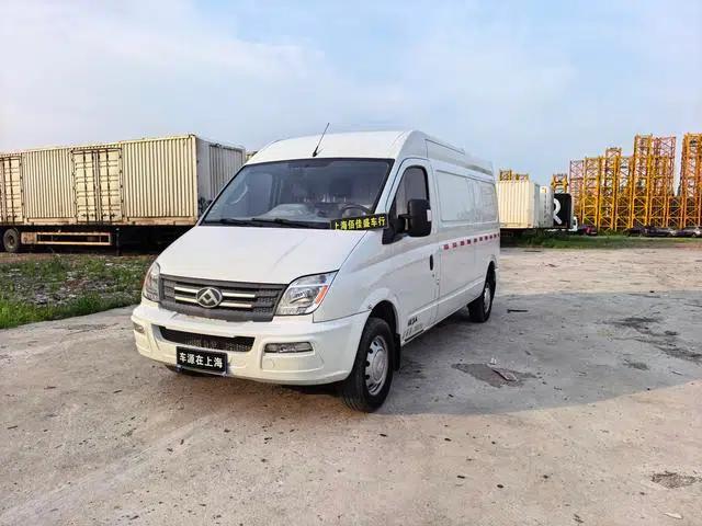 Xintu V80 2021 2.0T Classic City Delivery King, 6-speed Manual Long Wheelbase, Mid-Roof, 3-Seater