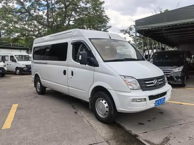 Xintu V80 2021 PLUS 2.0T 6-speed manual transmission, Aoyuntong long wheelbase, mid-roof, 6/7/8/9 seats — миниатюра 2