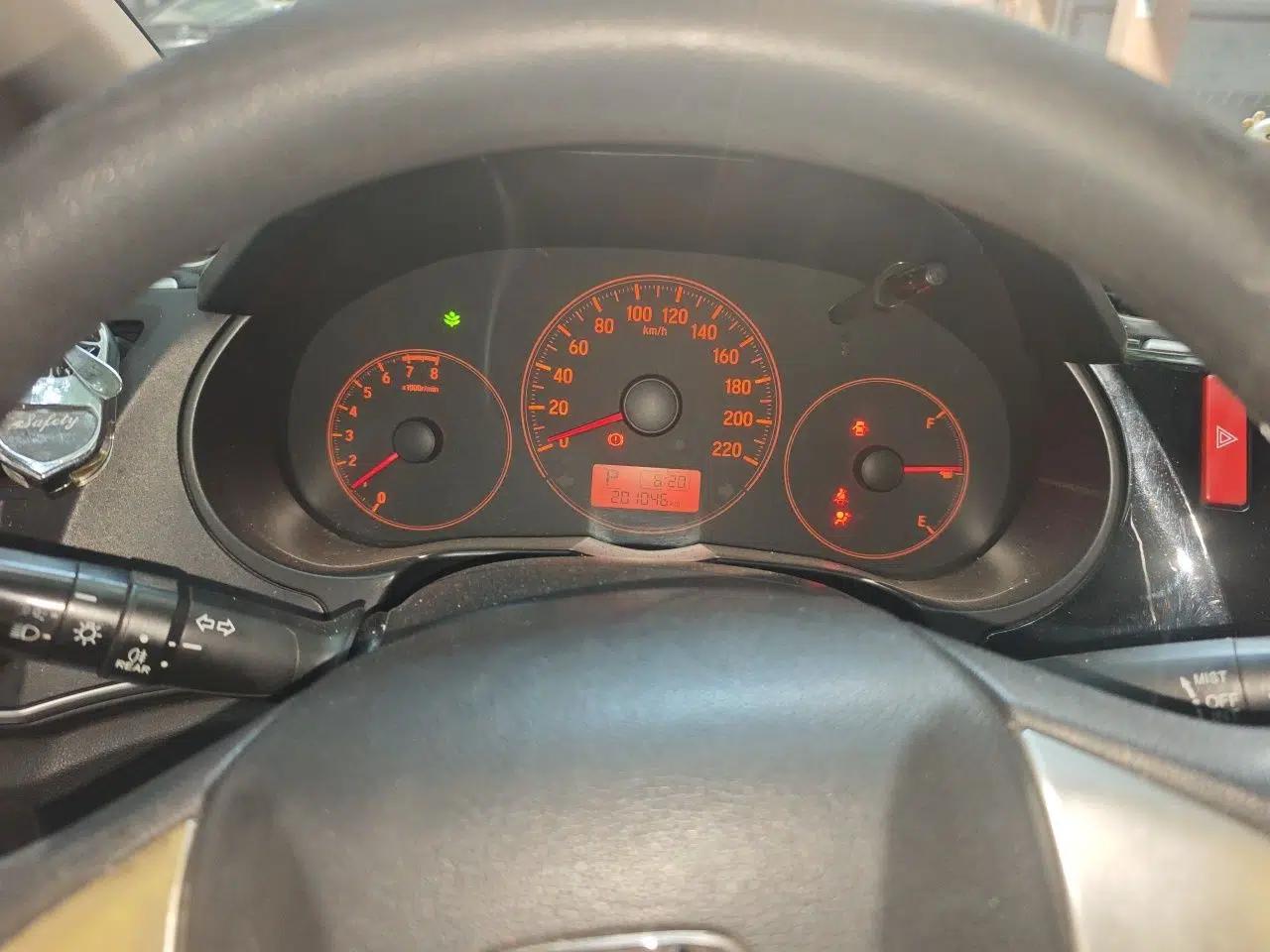 Honda Greiz 2016 1.5L CVT Classic Edition — миниатюра 11