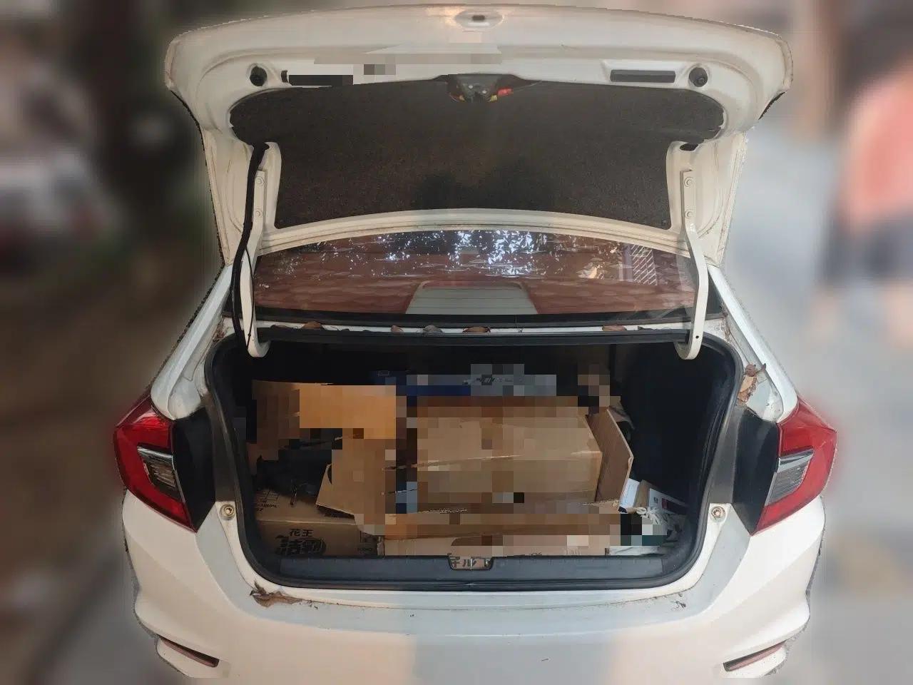 Honda Greiz 2016 1.5L CVT Classic Edition — миниатюра 19