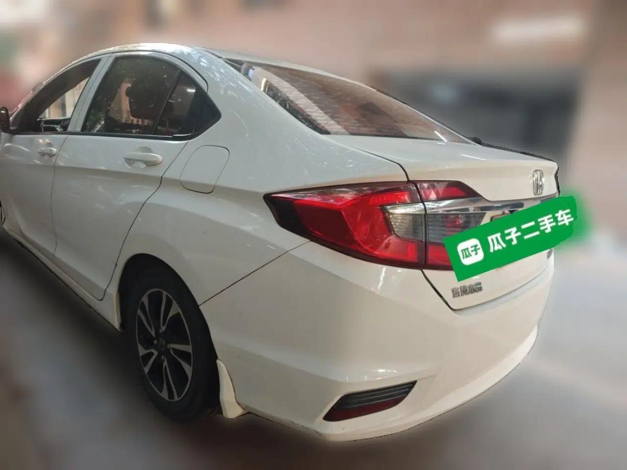 Honda Greiz 2016 1.5L CVT Classic Edition — миниатюра 4