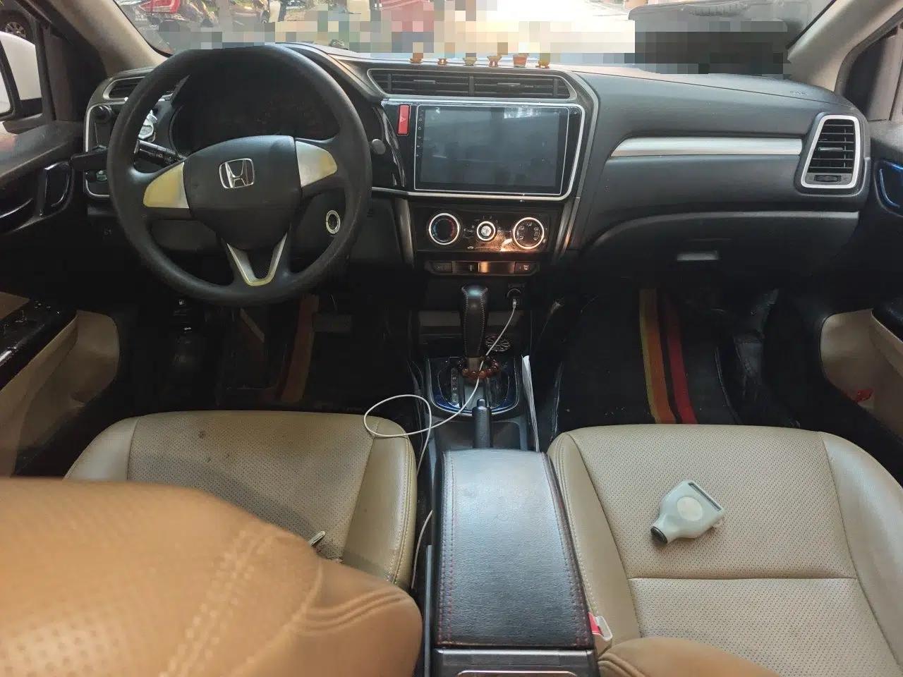 Honda Greiz 2016 1.5L CVT Classic Edition — миниатюра 9