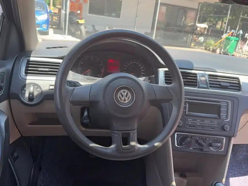 Santana 2015 1.6L Manual Comfort Edition — миниатюра 6