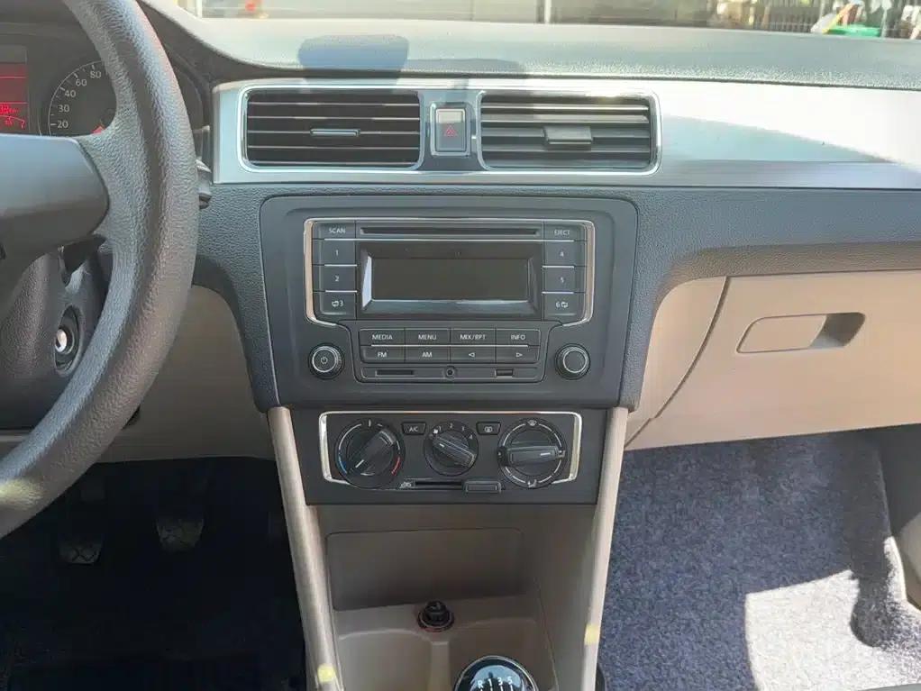 Santana 2015 1.6L Manual Comfort Edition — миниатюра 9