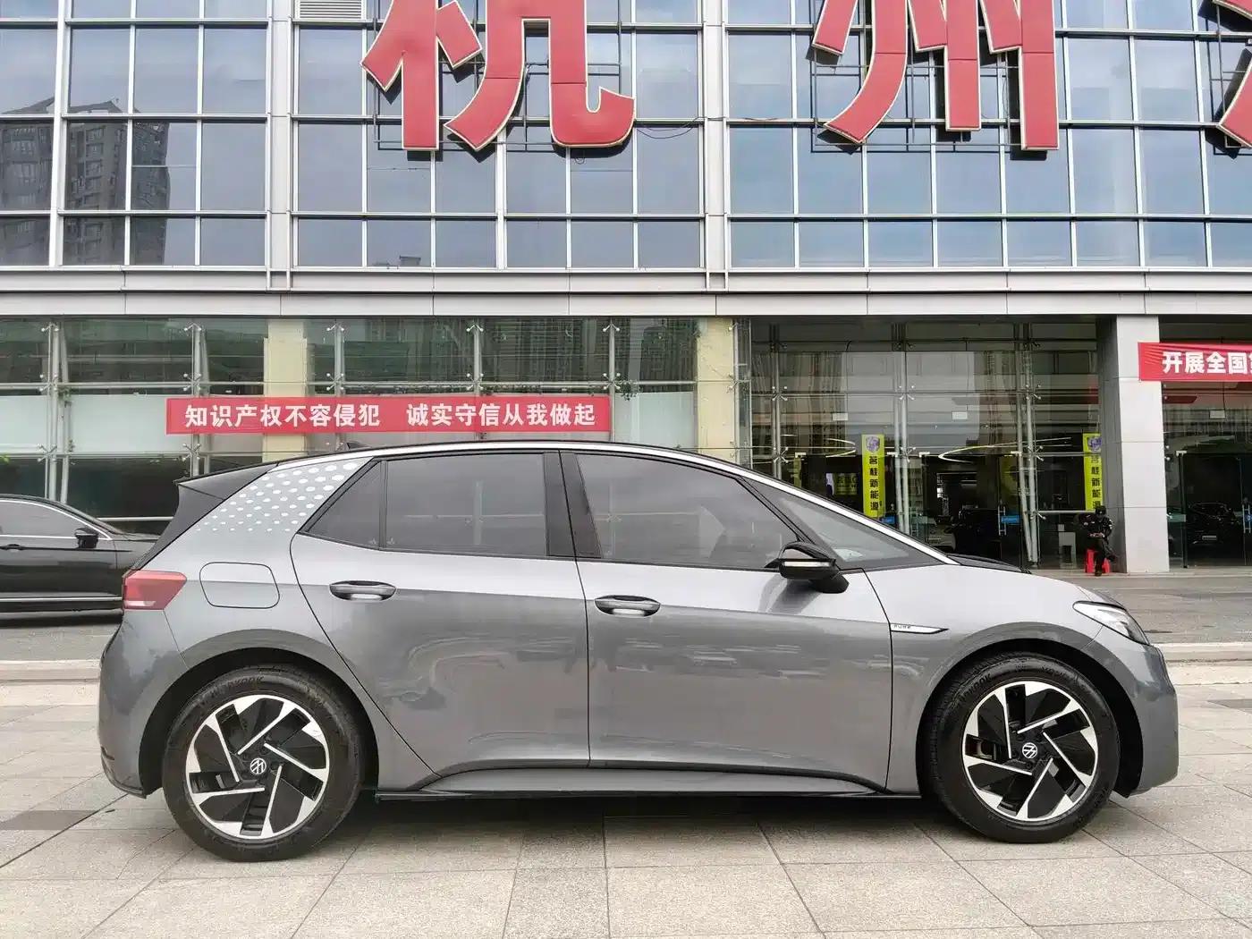 Volkswagen ID.3 2024 Outstanding Edition — миниатюра 4
