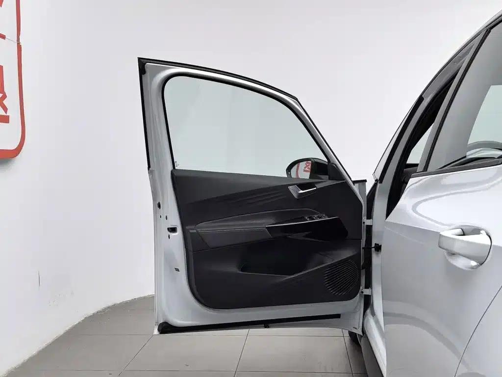 Volkswagen ID.3 2023 Upgraded Pure Smart Edition — миниатюра 8