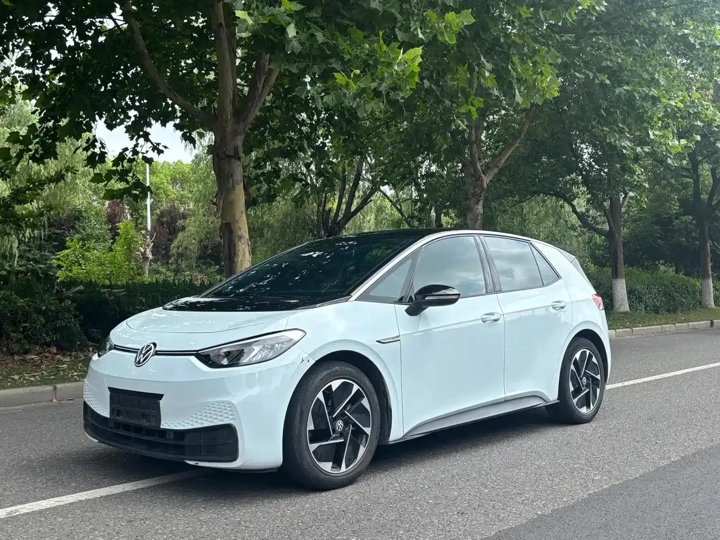 Volkswagen ID.3 2023 Pure Smart Edition — миниатюра 1