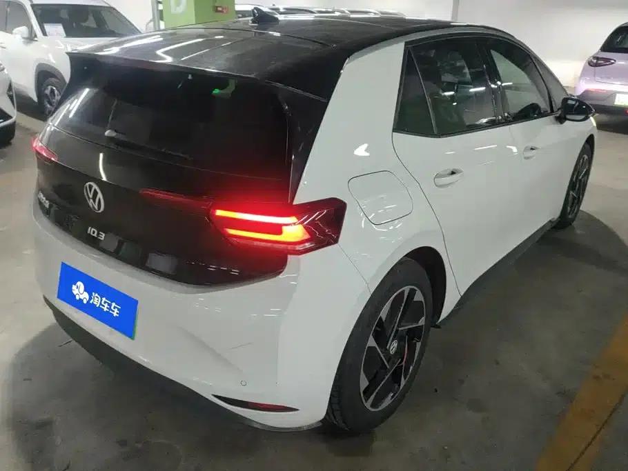 Volkswagen ID.3 2024 Outstanding Edition — миниатюра 3