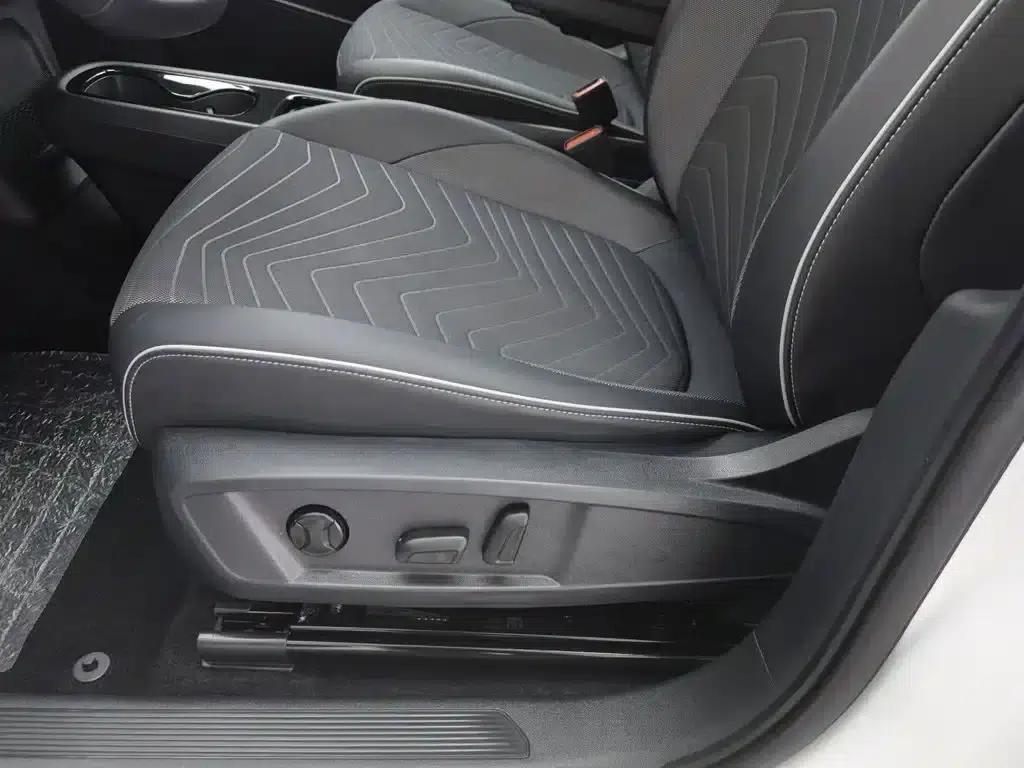 Volkswagen ID.3 2024 Outstanding Edition — миниатюра 20