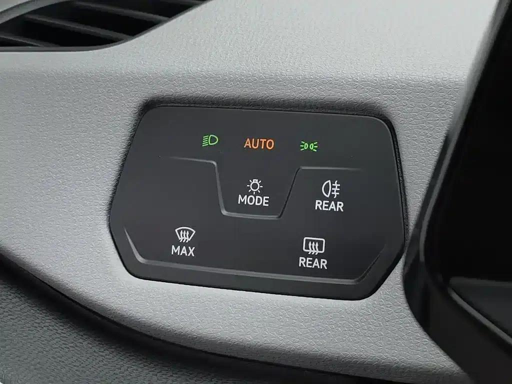 Volkswagen ID.3 2024 Outstanding Edition — миниатюра 21