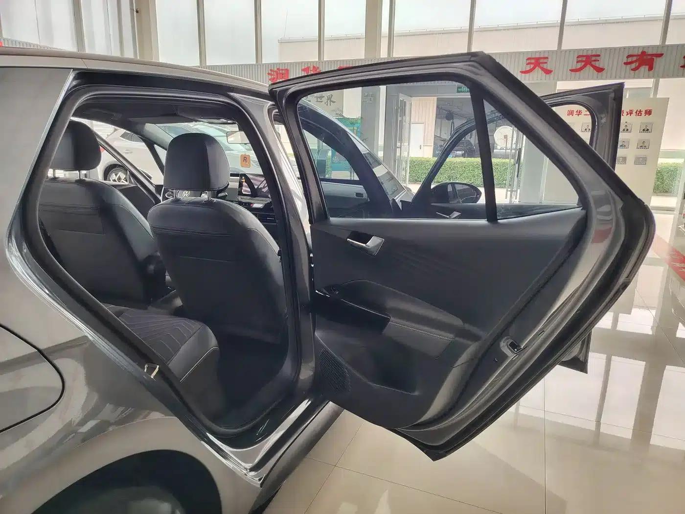 Volkswagen ID.3 2023 Upgraded Pure Smart Edition — миниатюра 5