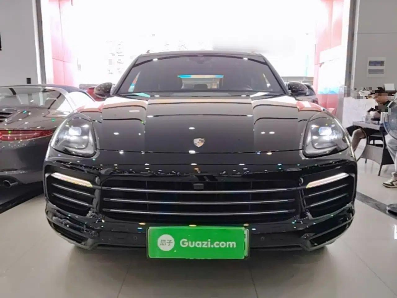 Porsche Cayenne E-Hybrid 2019 Cayenne E-Hybrid 2.0T — миниатюра 2