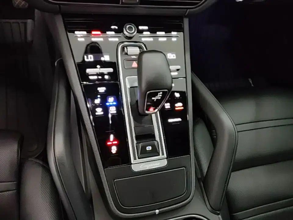 Porsche Cayenne E-Hybrid 2019 Cayenne E-Hybrid 2.0T — миниатюра 16