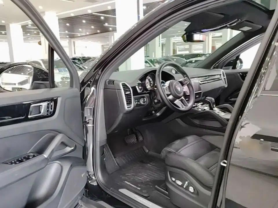 Porsche Cayenne E-Hybrid 2019 Cayenne E-Hybrid 2.0T — миниатюра 18