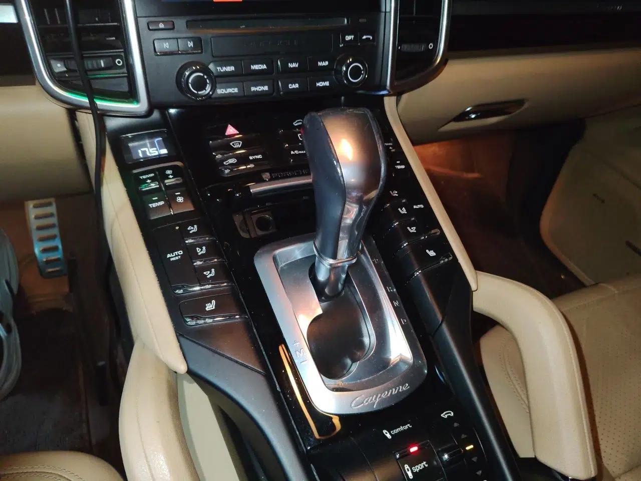 Porsche Cayenne E-Hybrid 2016 Cayenne S E-Hybrid 3.0T — миниатюра 14