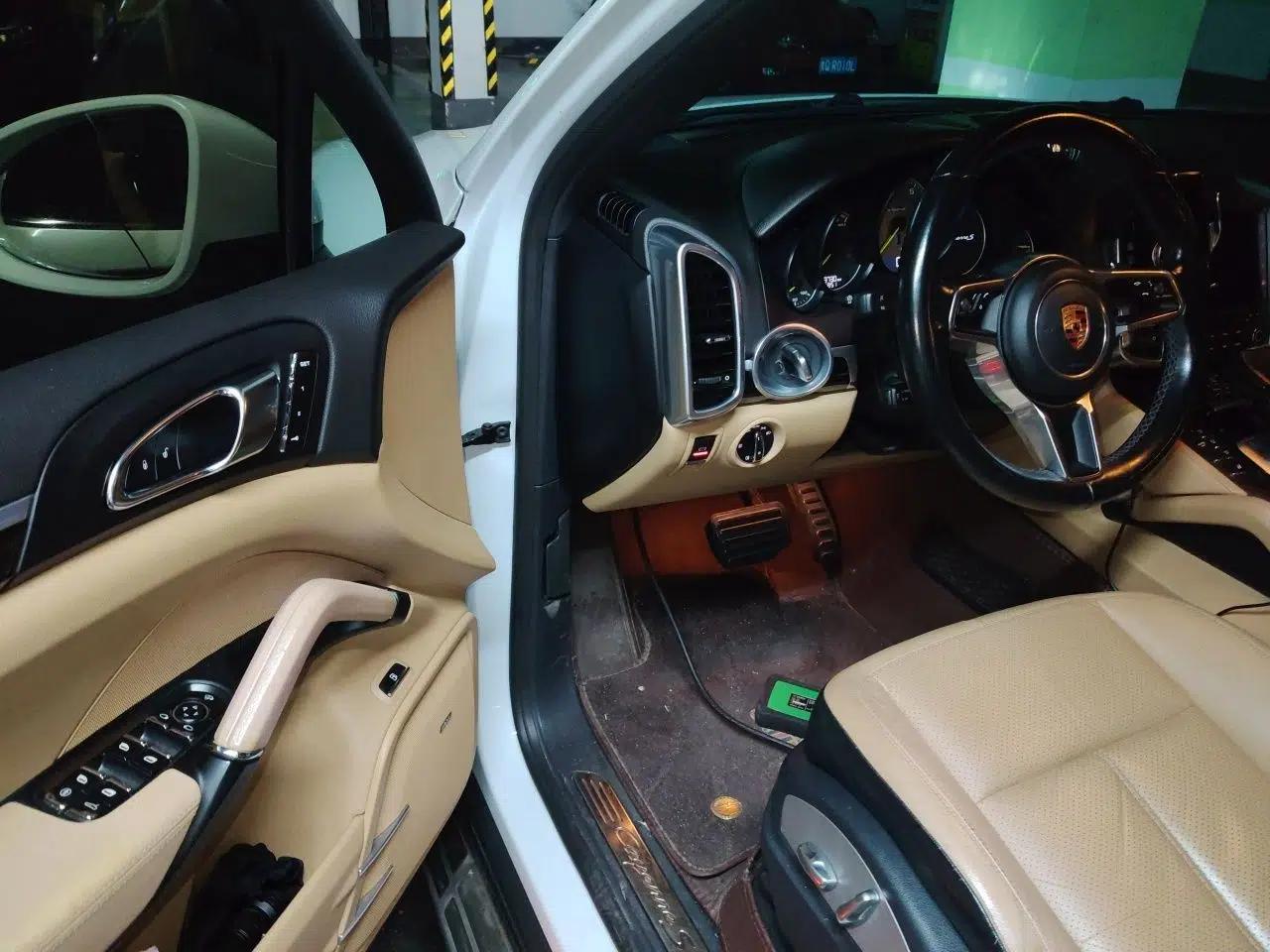 Porsche Cayenne E-Hybrid 2016 Cayenne S E-Hybrid 3.0T — миниатюра 16
