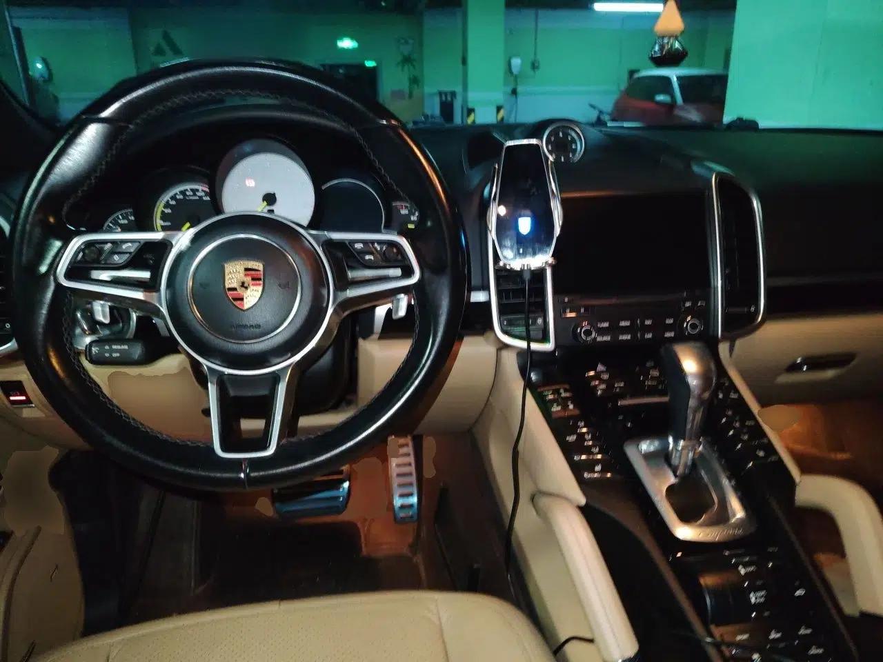Porsche Cayenne E-Hybrid 2016 Cayenne S E-Hybrid 3.0T — миниатюра 9